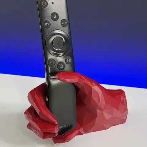 Mano lowpoly — modelo STL para imprimir en 3D